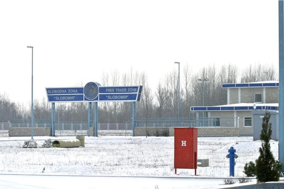 U Slobomiru za sada postoji univerzitet, banka i ulaz u bescarinsku zonu, ali nema ni industrijskih postrojenja niti predstavništava kompanija. (Foto: CIN)