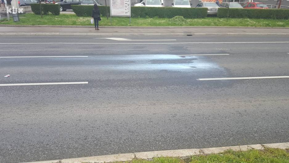 Mjesto gdje se automobil zapalio (Foto: Čitatelj/Klix.ba)