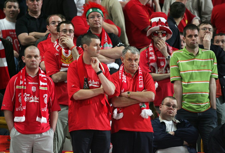 Zabrinuti navijači Liverpoola pri vodstvu Milana (Foto: EPA)