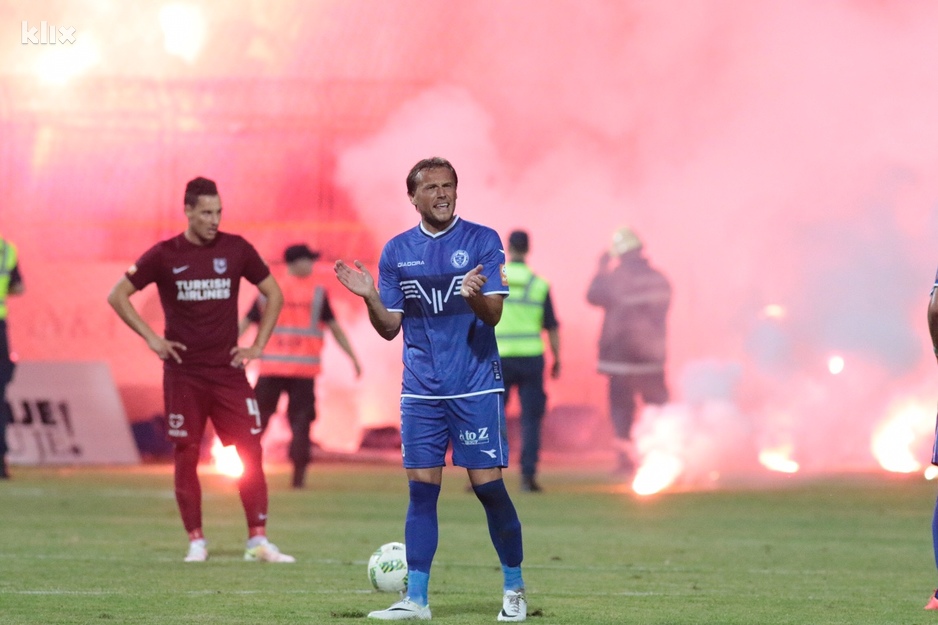 Detalj tokom prekida (Foto: Feđa Krvavac/Klix.ba)