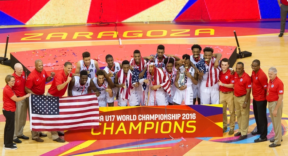 Selekcija SAD-a do 17 godina tokom proslave titule na Svjetskom prvenstvu u Španiji 2016. (Foto: FIBA)
