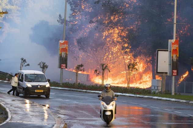 	 Izrael: Požar guta Haifu, evakuisane desetine hiljada ljudi 161124099.11_mn