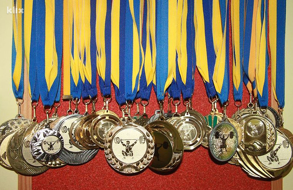 Samo dio osvojenih medalja (Foto: Elmedin Mehić/Klix.ba)