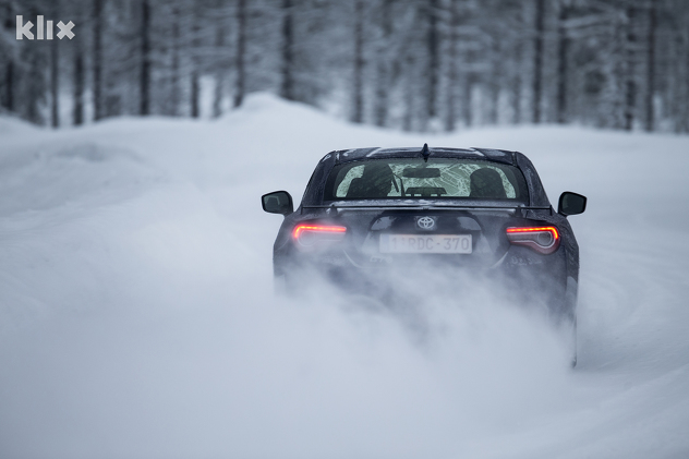 U vožnji sa Toyotinim instruktorom (Foto: Mario Šimić/Klix.ba)