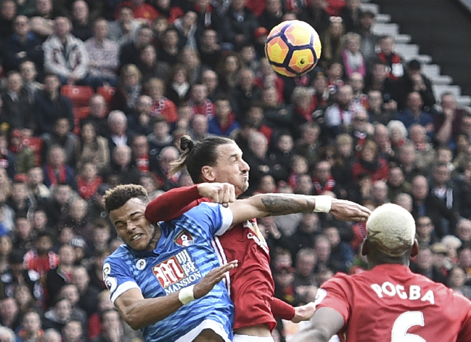 Trenutak kada je Ibrahimović trebao biti isključen (Foto: AFP)