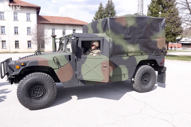 Oružane snage BiH bogatije za 24 američka Humveeja 170323082.7_mn