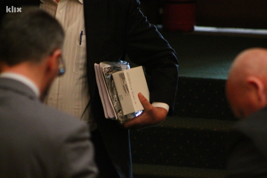 Galaxy Tab A u rukama vijećnika (Foto: Elmedin Mehić/Klix.ba)