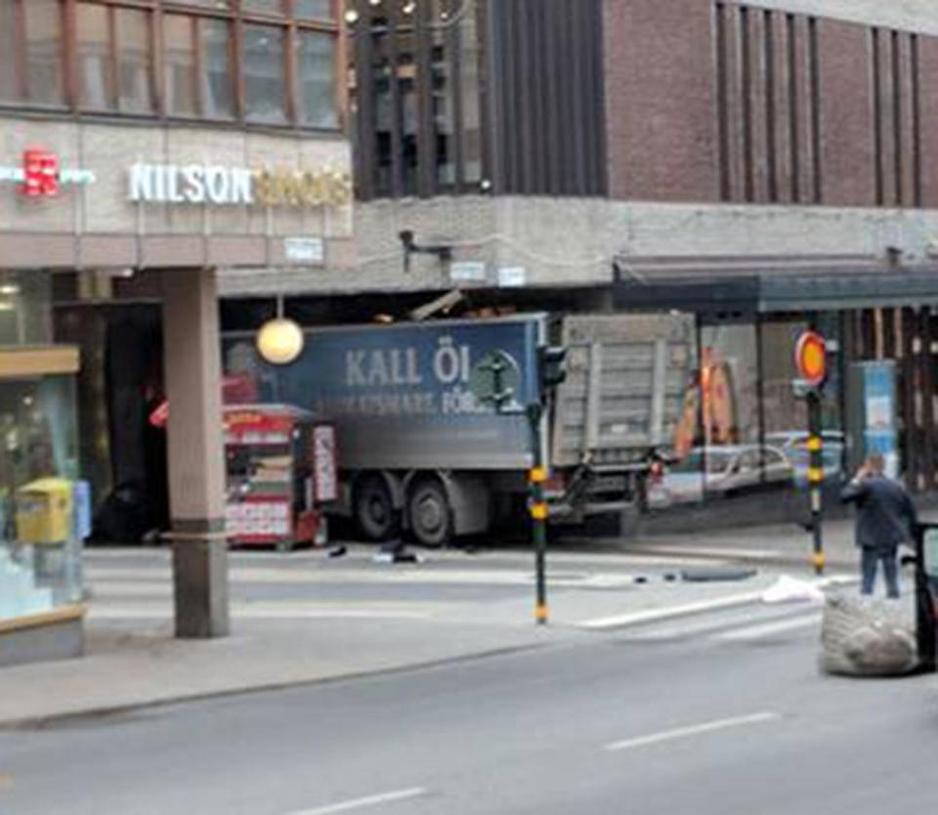 Kamion se zabio u pješake u Stockholmu, najmanje tri osobe mrtve 170407100.1_xl