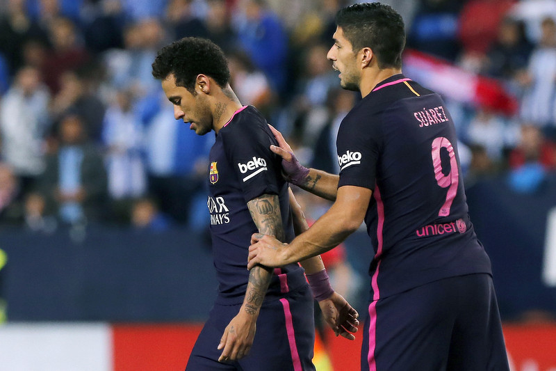 Barcelona se nada da će Neymar (lijevo) zaigrati u El Clasicu (Foto: EPA)