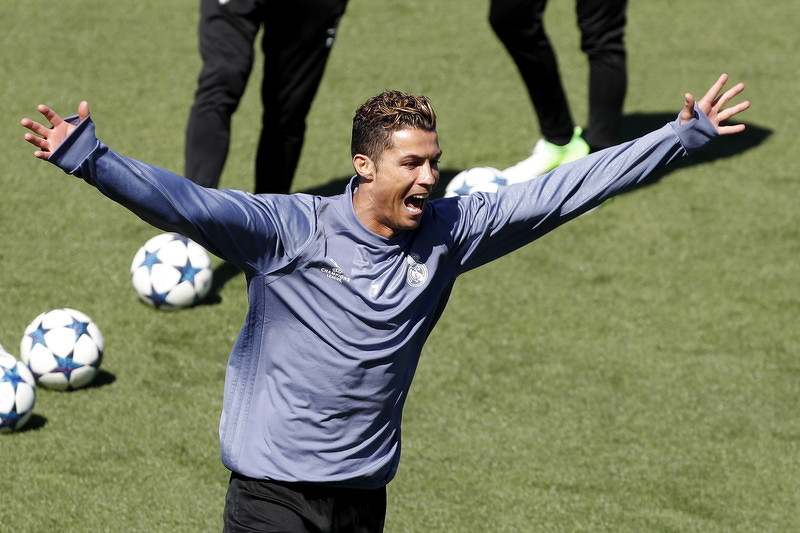 Cristiano Ronaldo na treningu Real Madrida izgledao vrlo raspoloženo (Foto: EPA)