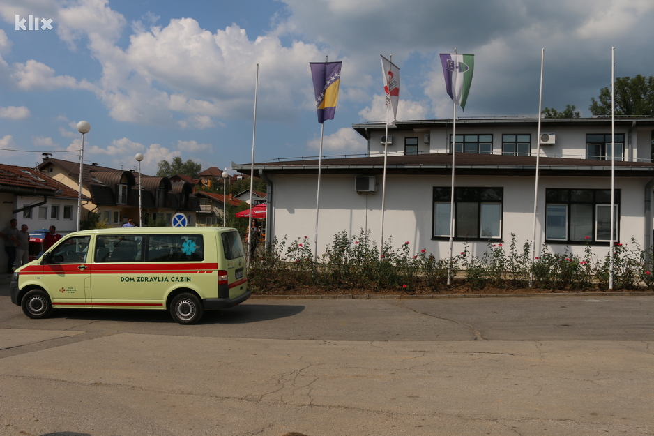 Dom zdravlja Cazin (Foto: Klix.ba)