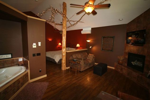 Eureka Springs Treehouses, SAD