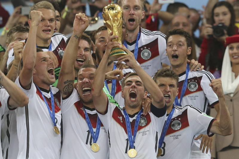 Lahm se od reprezentacije Njemačke oprostio 2014. godine nakon finalne utakmice Mundijala u Brazilu gdje se okitio zlatom. (Foto: EPA)