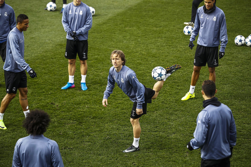 Modrić već dugo spada u najuži krug najboljih veznjaka svijeta. (Foto: EPA)