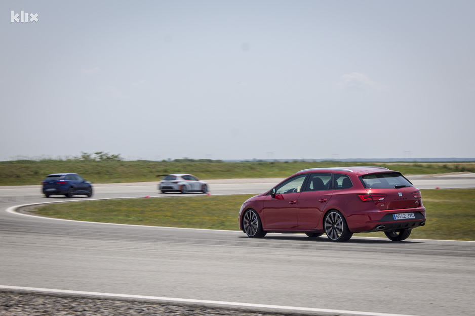 SEAT Leon Cupra 300 ST