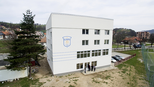 Zgrada Radnika iz Hadžića u kojoj će osim klupskih prostorija biti i apartmani za fudbalere. (Foto: Općina Hadžići)