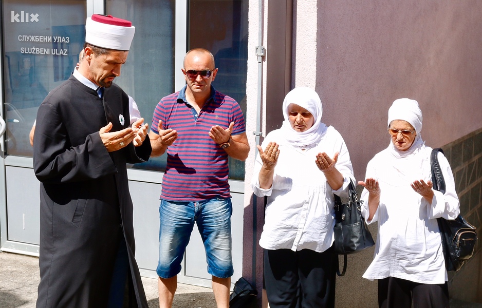 Proučili fatihu (Foto: Davorin Sekulić/Klix.ba)