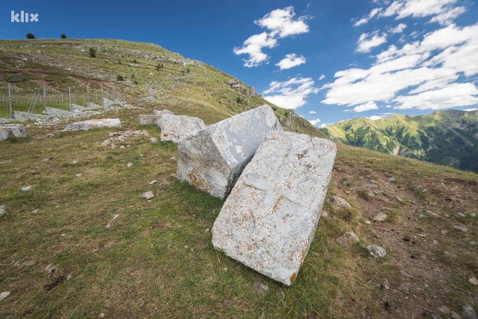 Stećci u selu Lukomir (Foto: Sulejman Omerbašić)