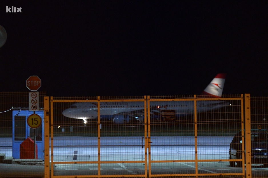 Avion kojim je stigao legendarni glumac (Foto: Nedim Grabovica/Klix.ba)