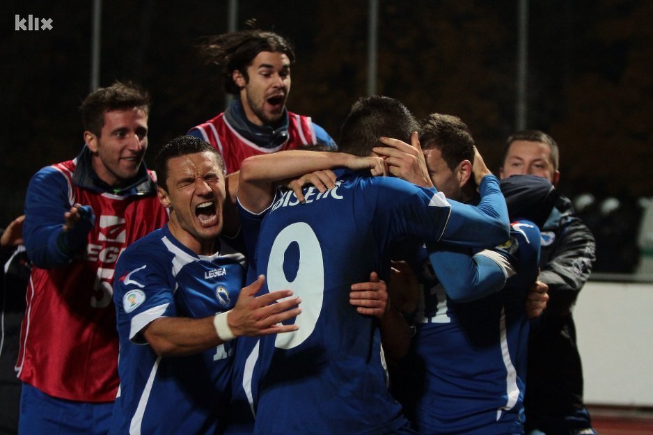 Slavlje nakon Ibiševićevog gola protiv Litvanije, gola koji nas je odveo na Mundijal. (Foto: Feđa Krvavac/Klix.ba)
