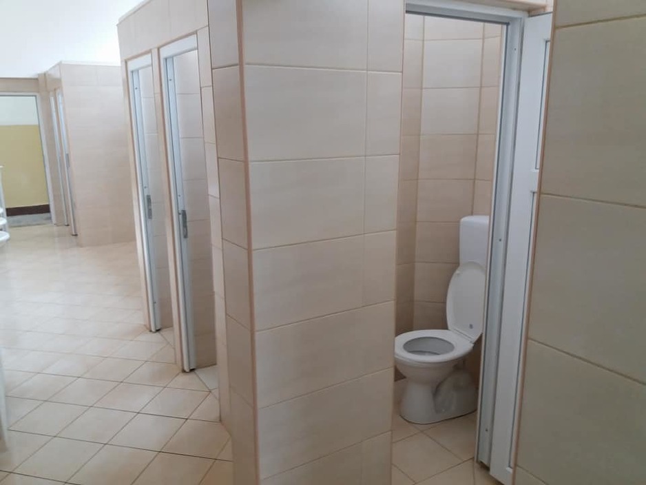Obnovljeni školski toaleti