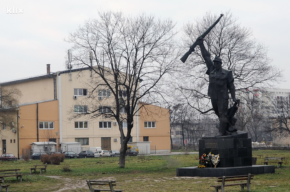 Spomenik palim husinskim rudarima u Tuzli (Foto: Klix.ba)