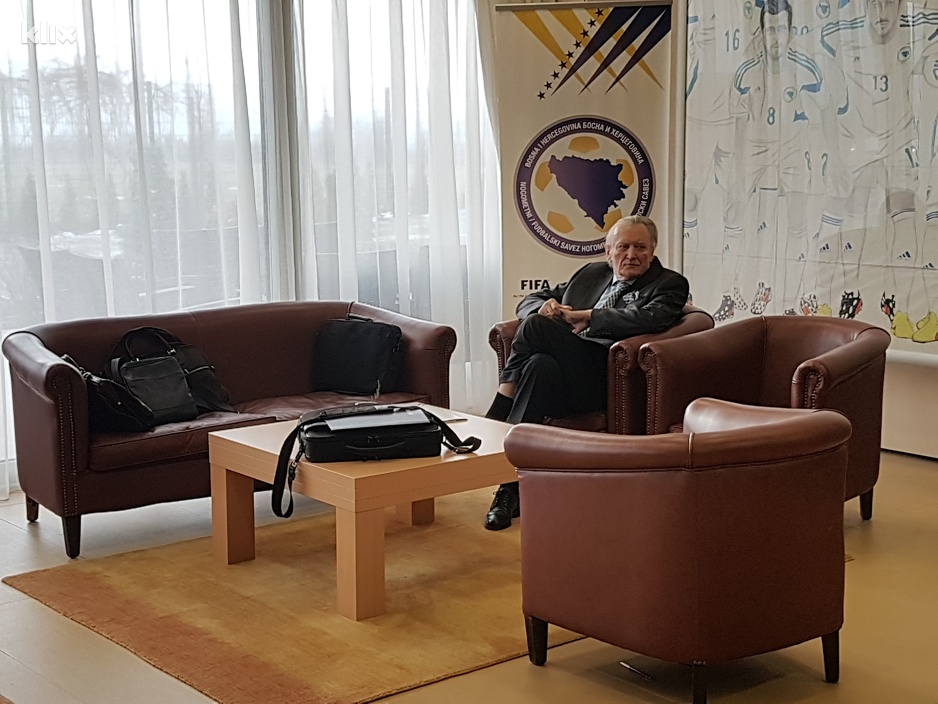 Ivica Osim nije ulazio u salu u kojoj je održana posljednja sjednica Izvršnog odbora NS BiH. (Foto: Arhiv/Klix.ba)