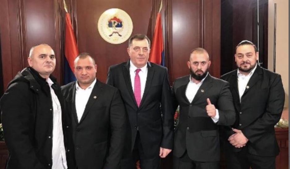 Milorad Dodik sa pripadnicima “Srbske časti”