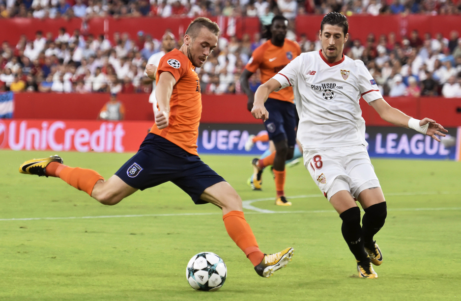 Edin Višča (lijevo) igra u jednom od najboljih turskih klubova. (Foto: EPA-EFE)