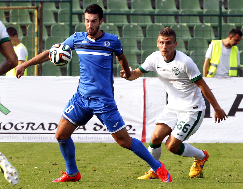 Riad Bajić (lijevo) je u sezoni 2014/15. osvojio titulu najboljeg strijelca Premijer lige. (Foto: EPA-EFE)