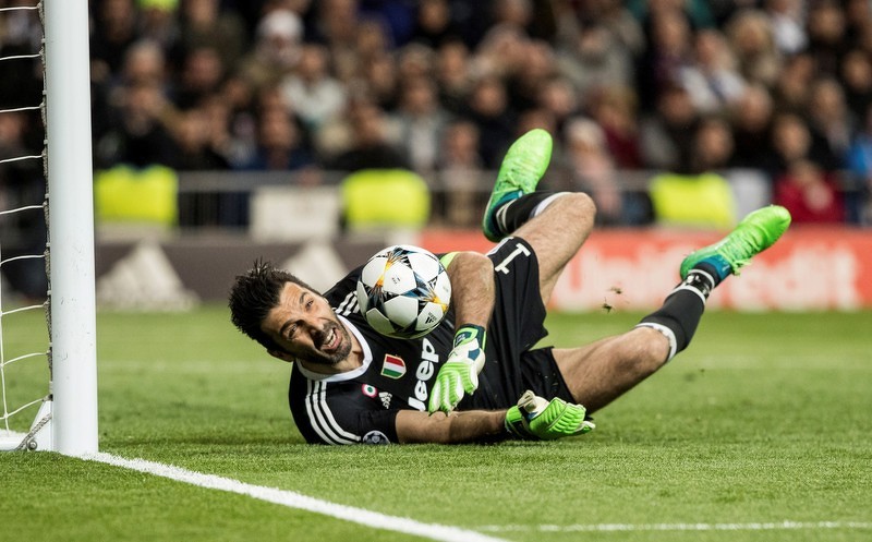 Gianluigi Buffon je sačuvao svoju mrežu, ali Juventus je ispao. (Foto: EPA-EFE)