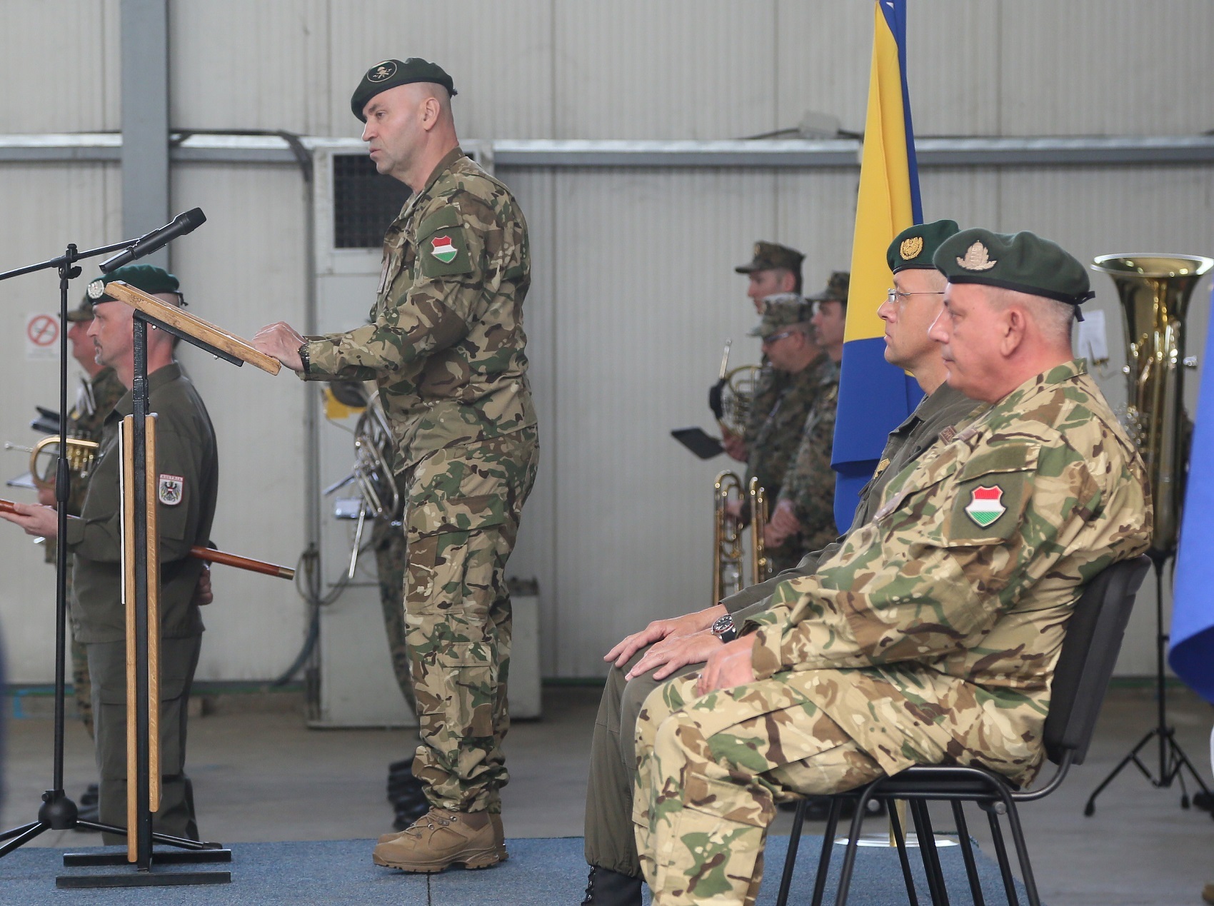 Brigadni general József Szpisják u svom govoru zahvaljuje partnerskim bh. organizacijama