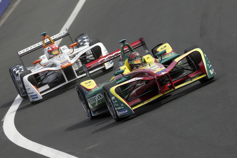 Organizatori zbog promocije zelene tehnologije utrke održavaju u gradskom okruženju (Foto: EPA-EFE)