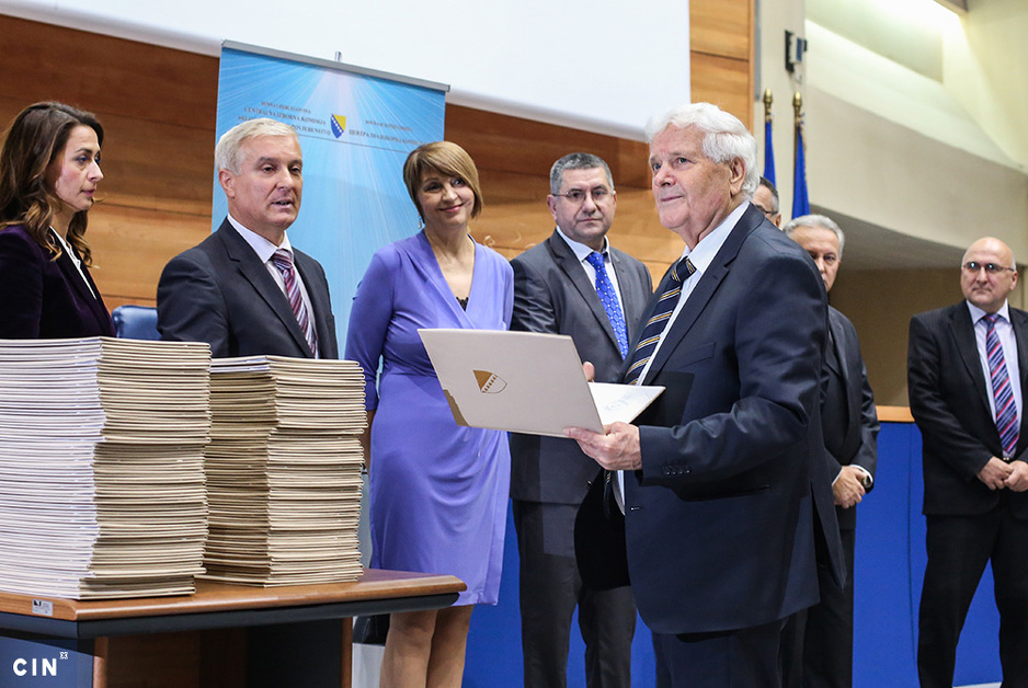 Fikret Abdić je nakon odsluženja kazne za ratne zločine postao načelnik Općine Velika Kladuša. (Foto: CIN) (Foto: Klix.ba)