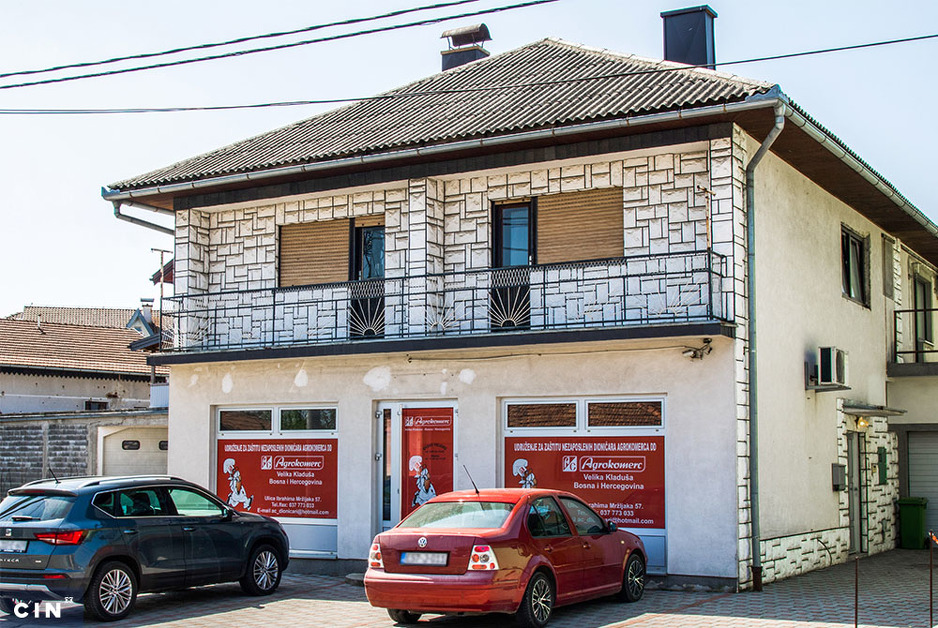 Kroz Udruženje za zaštitu nezaposlenih dioničara „Agrokomerca“ su tokom proteklih godina prošli brojni prijatelji i savjetnici načelnika Abdića. (Foto: CIN) (Foto: Klix.ba)