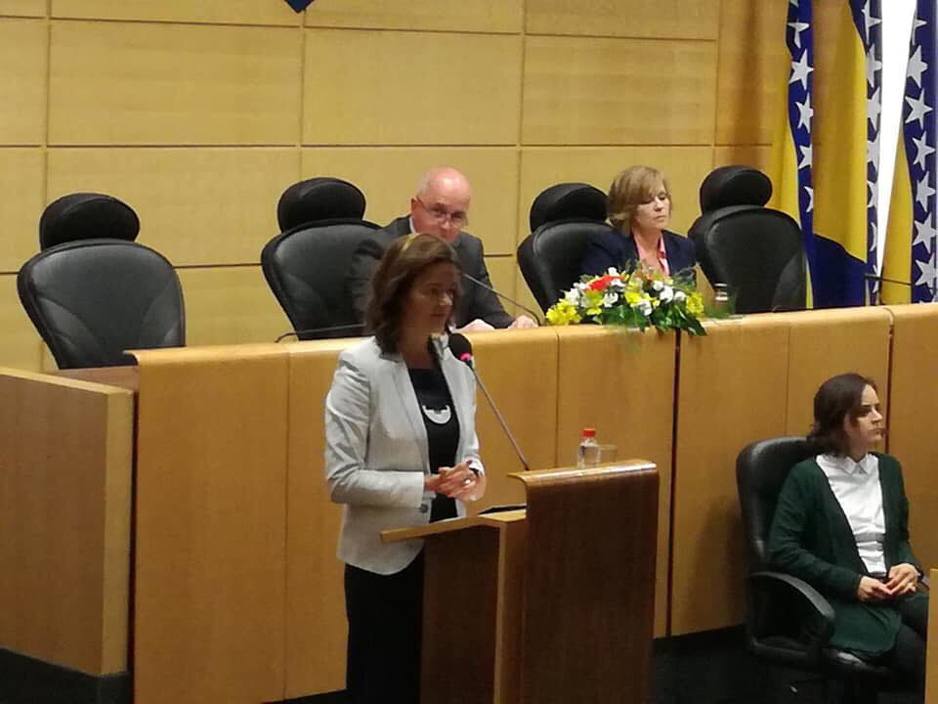 Tanja Fajon se obraća u Parlamentu FBiH