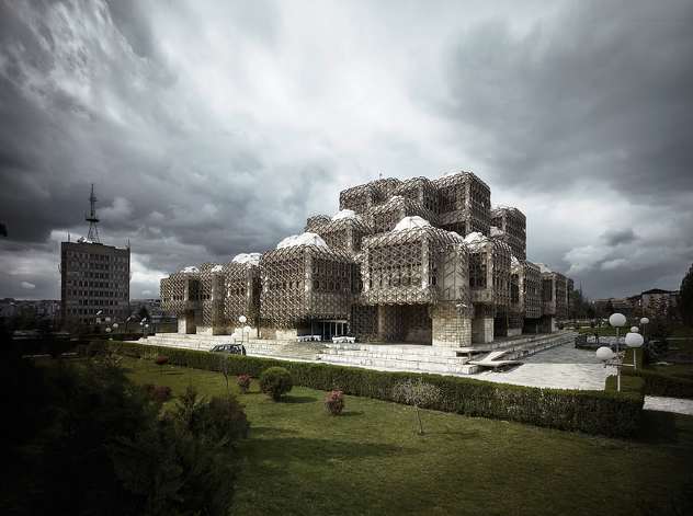 Andrija Mutnjaković, Nacionalna i univerzitetska biblioteka, Priština, Kosovo (Foto: Valentin Jeck)