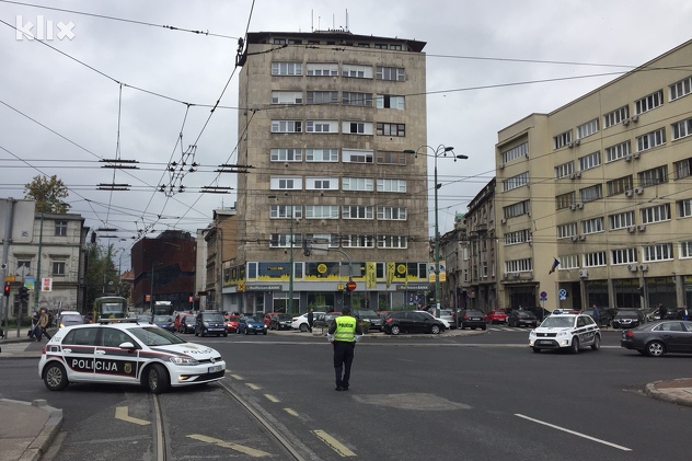 Blokirana ulica Kulina bana na Skenderiji (Foto: K. S./Klix.ba)