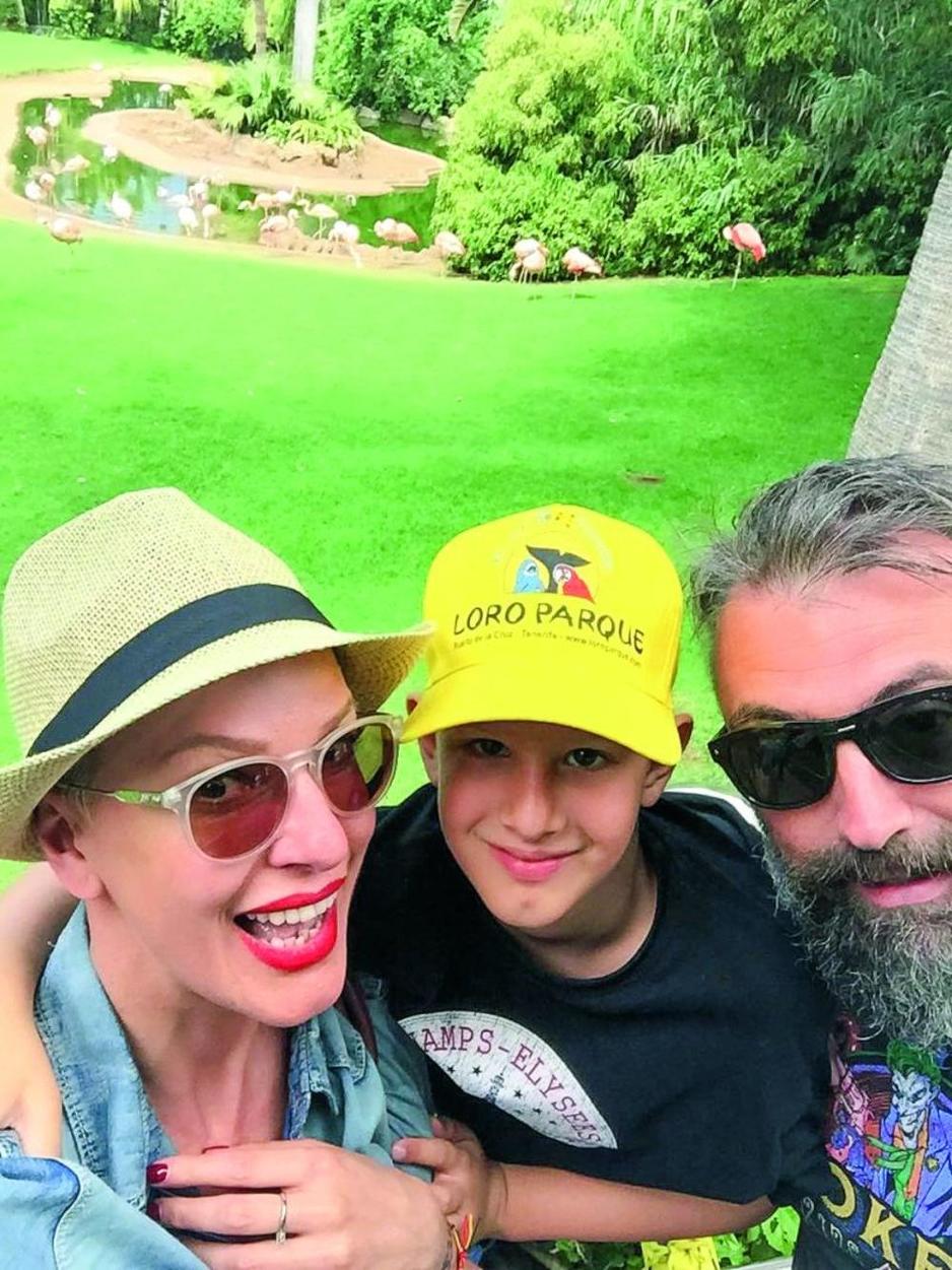 Tijana sa sinom Vukom i suprugom Milanom