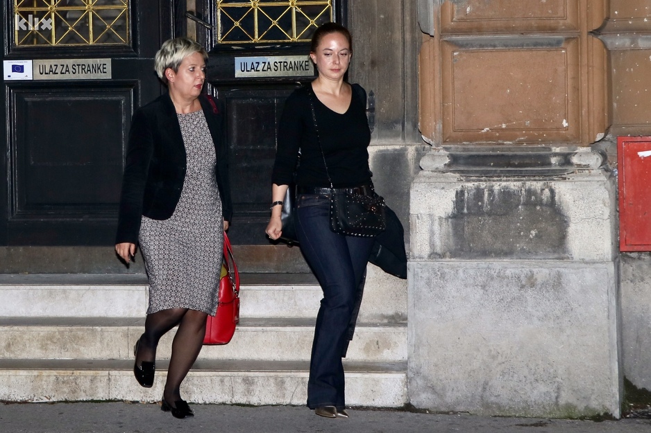 Advokatice Tatjana Savić i Nina Kisić napuštaju Kantonalni sud u Sarajevu nakon ročišta (Foto: H. M./Klix.ba)