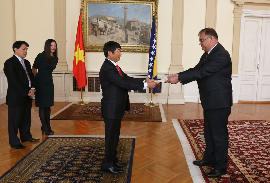 Mladen Ivanić prima akreditivno pismo