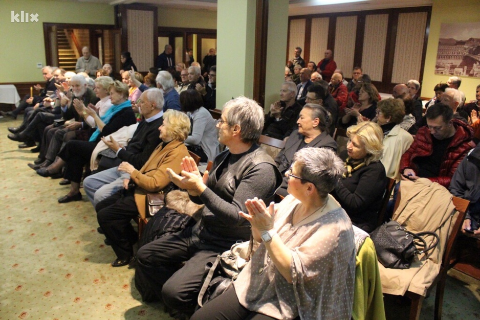 Ispunjena sala Hotela Bristol (Foto: R. D./Klix.ba)