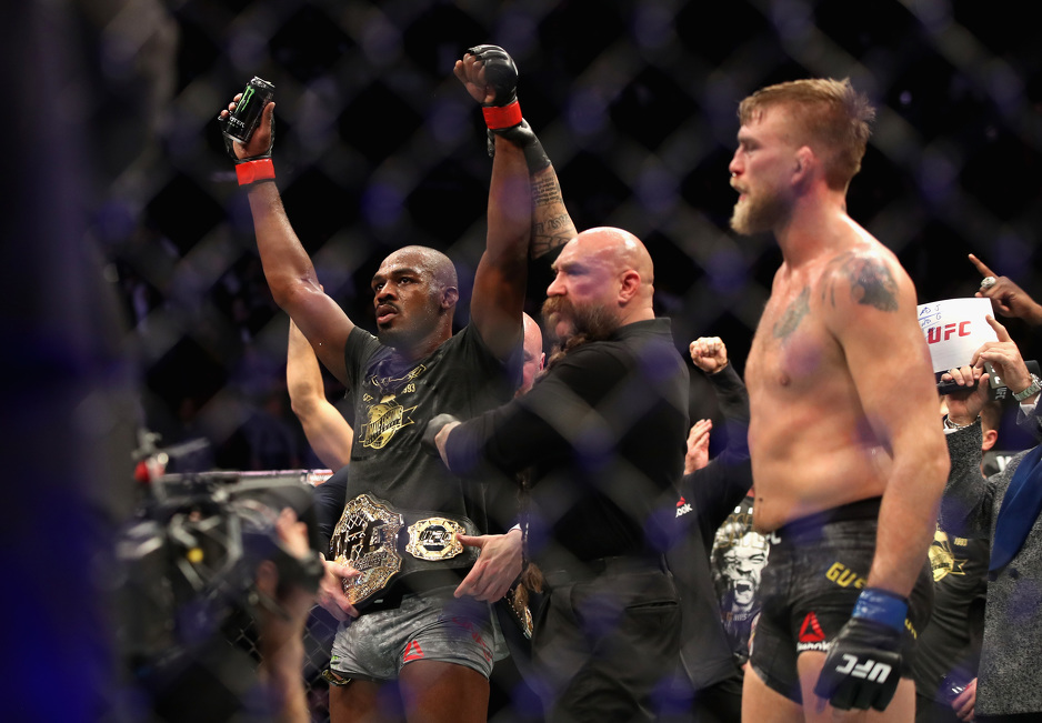 Jones s osvojenim pojasom (Foto: AFP)