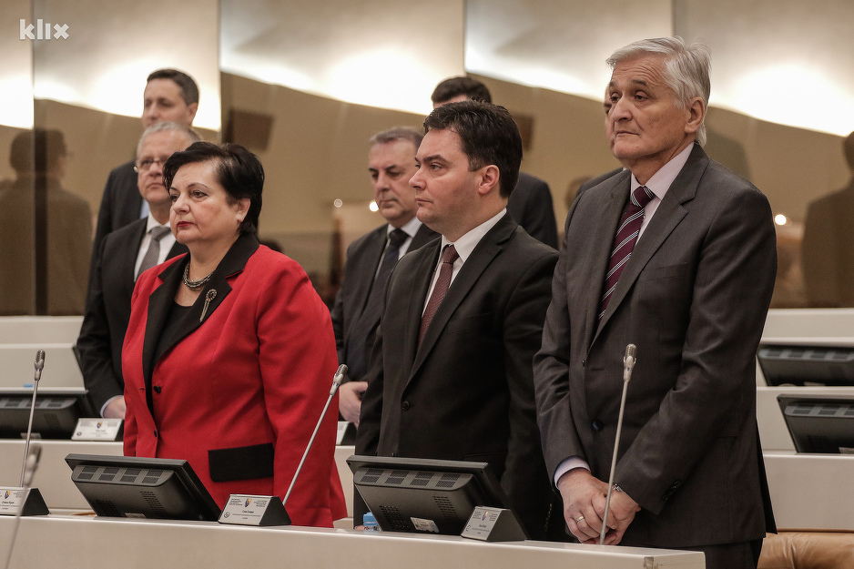 Klub SNSD-a u mandatu od 2014. do 2018. godine (Foto: Klix.ba)
