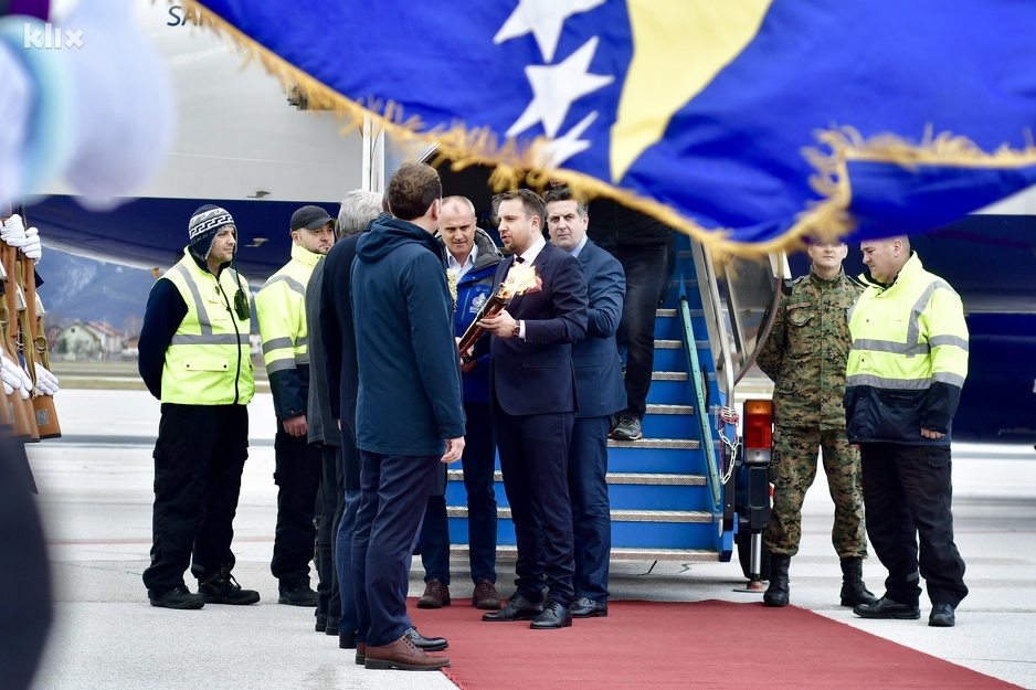 Olimpijski plamen se vratio u Sarajevo (Foto: D. S./Klix.ba)
