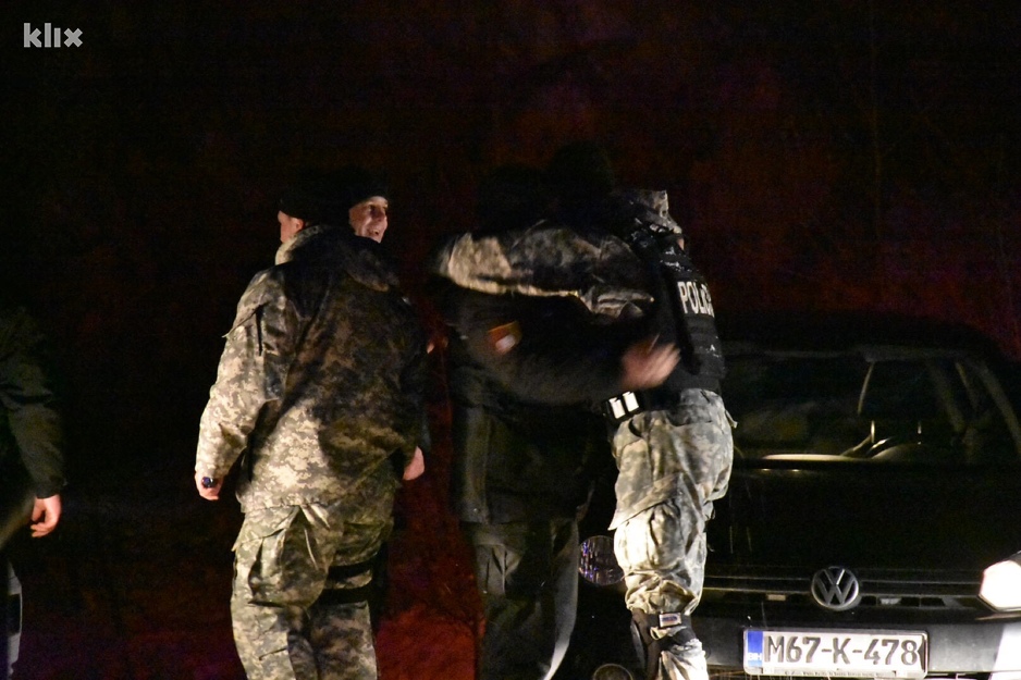 Radost policajaca nakon riješenog slučaja (Foto: M. O./Klix.ba)