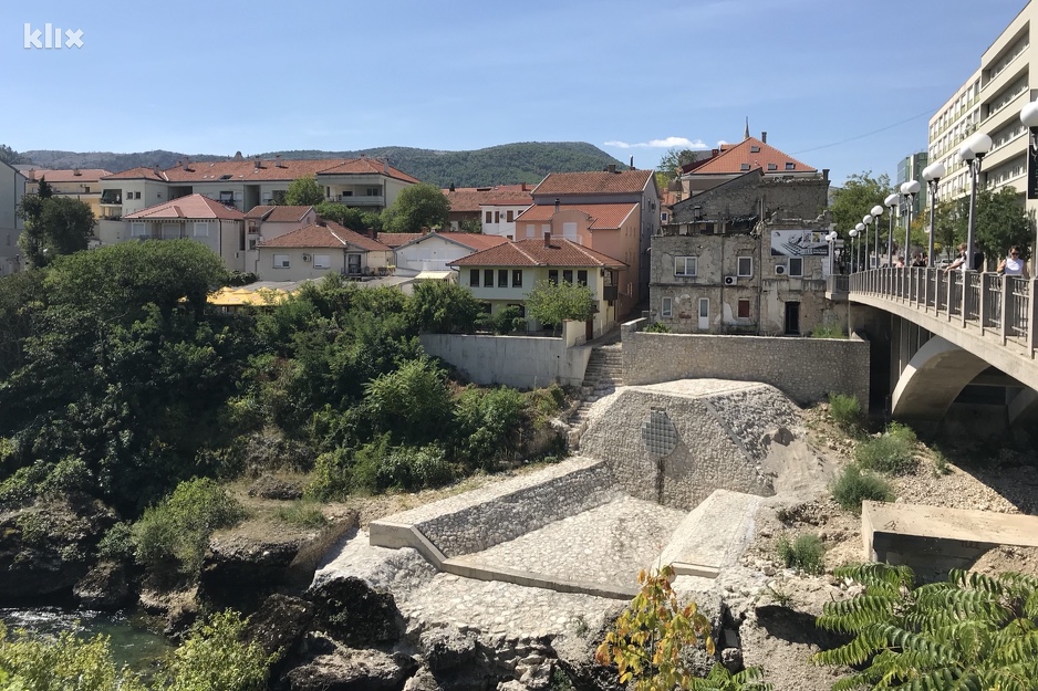 Dio kolektorske mreže - ispust u Neretvu kod Hotela Bristol (Foto: R. D./Klix.ba)