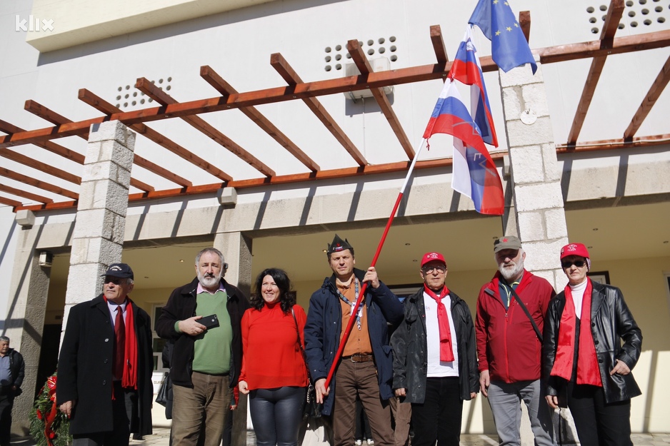 Luka Čibej s antifašistima iz Slovenije (Foto: R. D./Klix.ba)