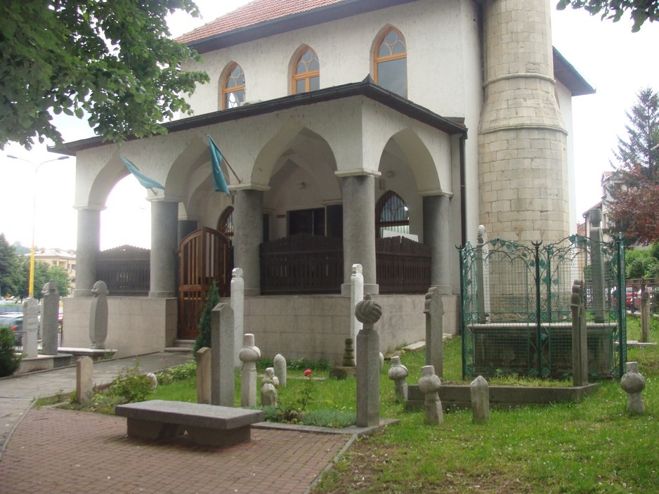 Džamija Jalska sa haremom u Tuzli