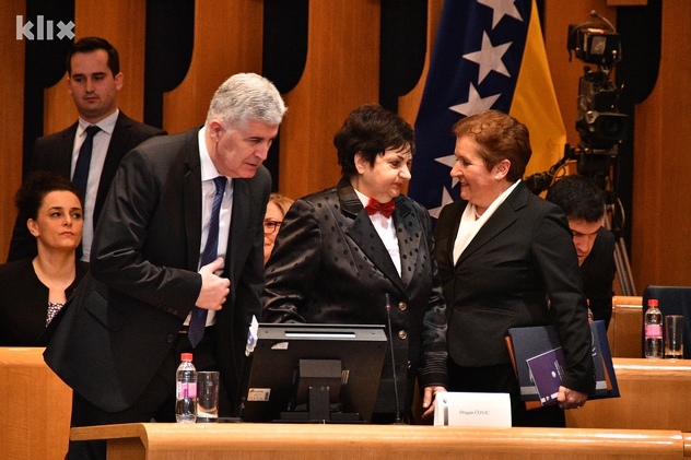 Ugodni pozdrav Dušanke Majkić i Marine Pendeš (Foto: I. Š./Klix.ba)
